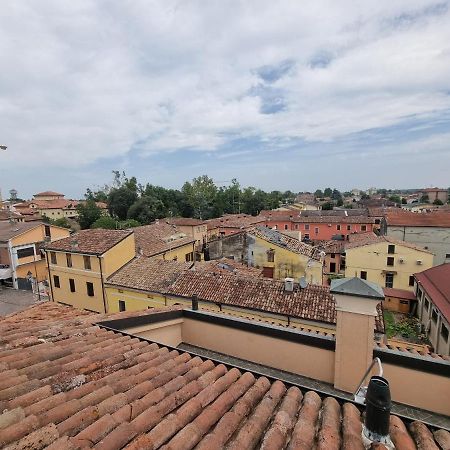 Hotel Dei Gonzaga Reggiolo Bagian luar foto