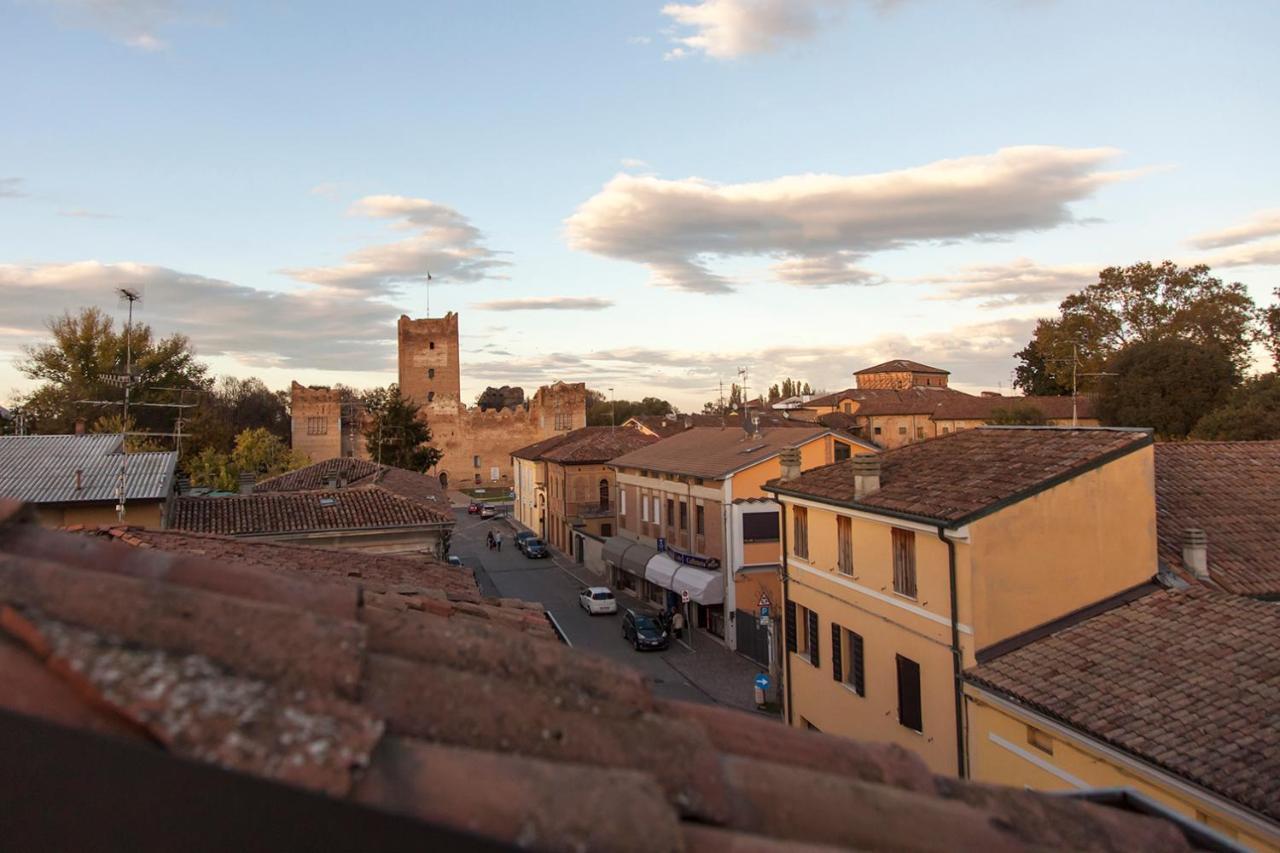 Hotel Dei Gonzaga Reggiolo Bagian luar foto
