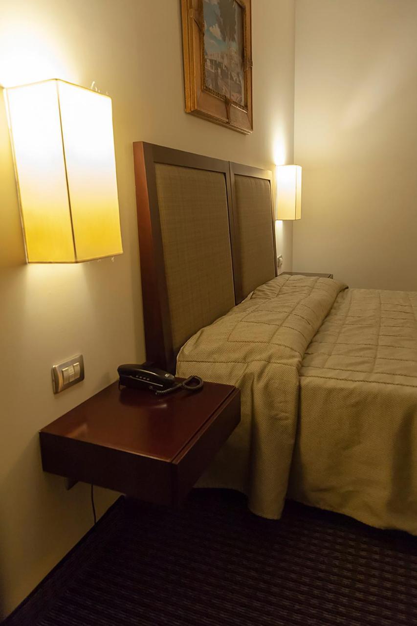 Hotel Dei Gonzaga Reggiolo Bagian luar foto