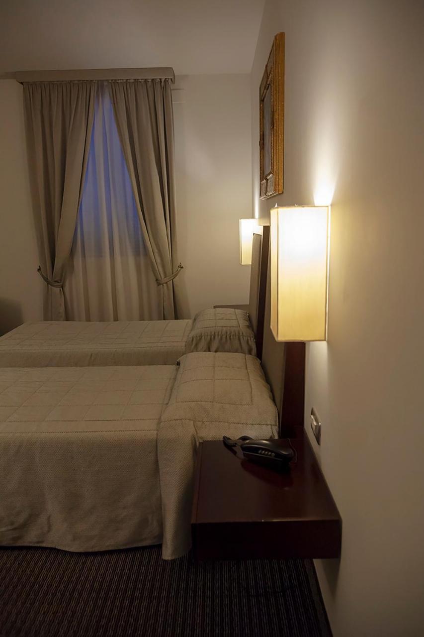 Hotel Dei Gonzaga Reggiolo Bagian luar foto